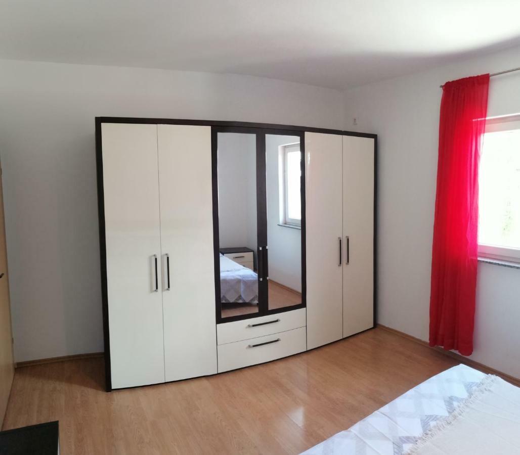 Apartman Rosanda โพเซดารเย ภายนอก รูปภาพ
