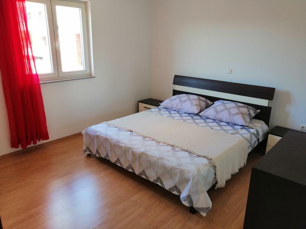 Apartman Rosanda โพเซดารเย ภายนอก รูปภาพ